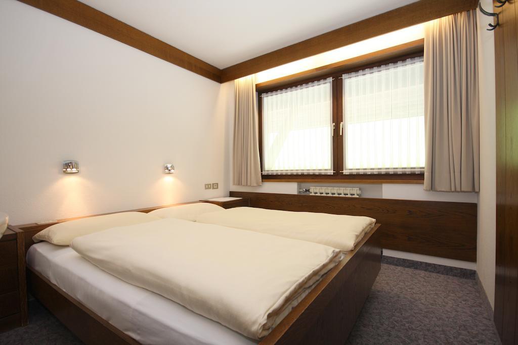Apartments Residence Alta Badia Calfosch Chambre photo