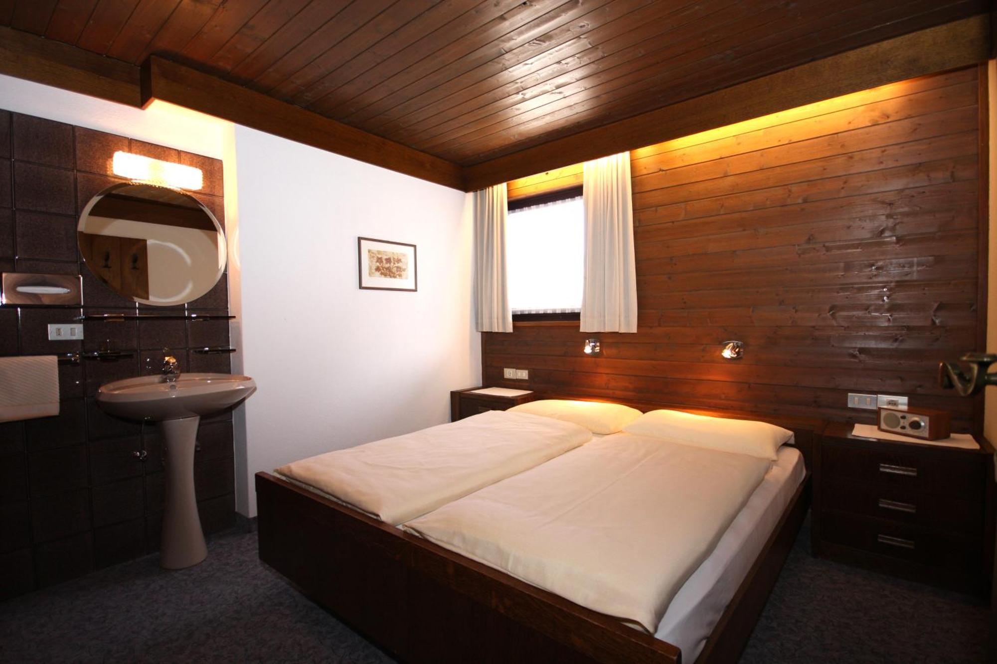Apartments Residence Alta Badia Calfosch Chambre photo