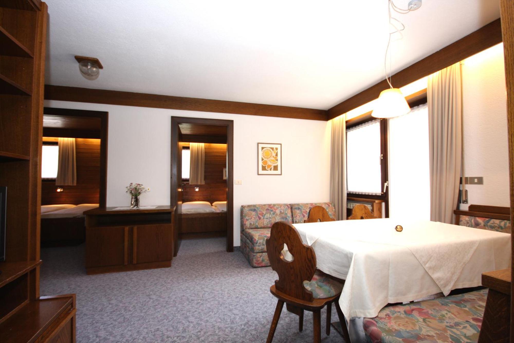 Apartments Residence Alta Badia Calfosch Chambre photo
