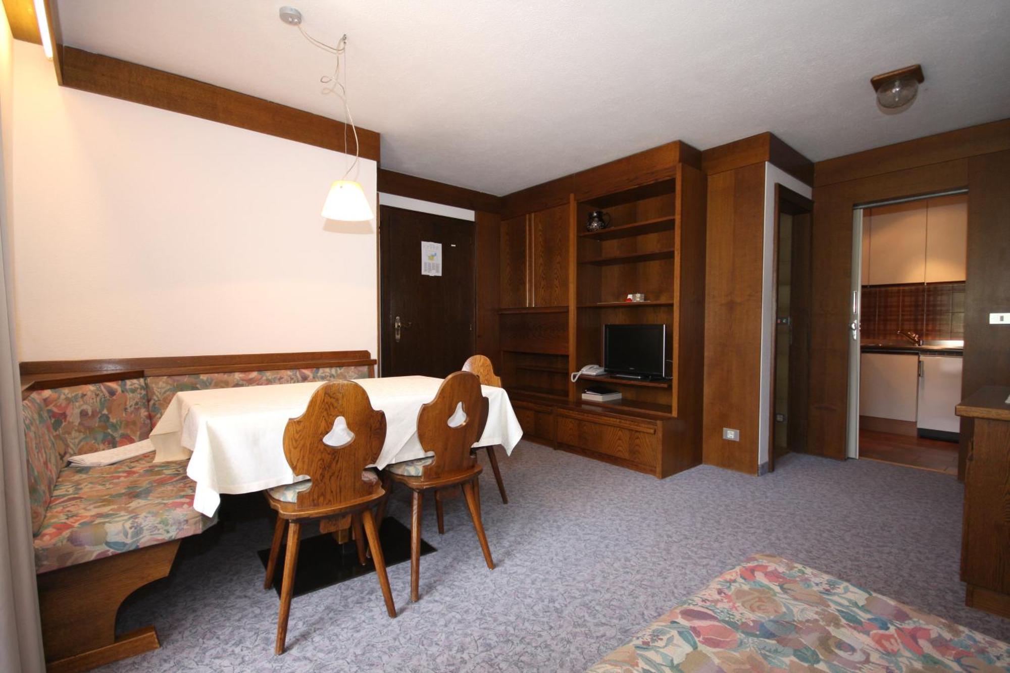 Apartments Residence Alta Badia Calfosch Chambre photo