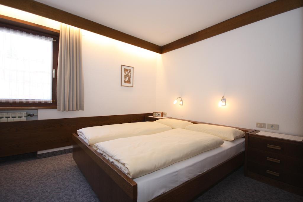 Apartments Residence Alta Badia Calfosch Chambre photo