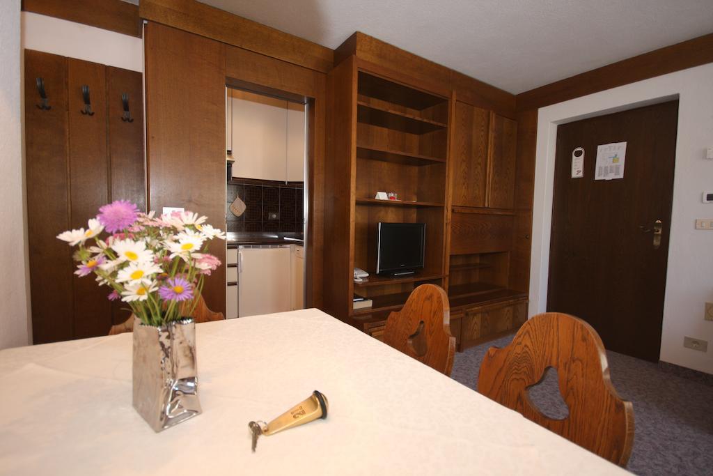 Apartments Residence Alta Badia Calfosch Chambre photo